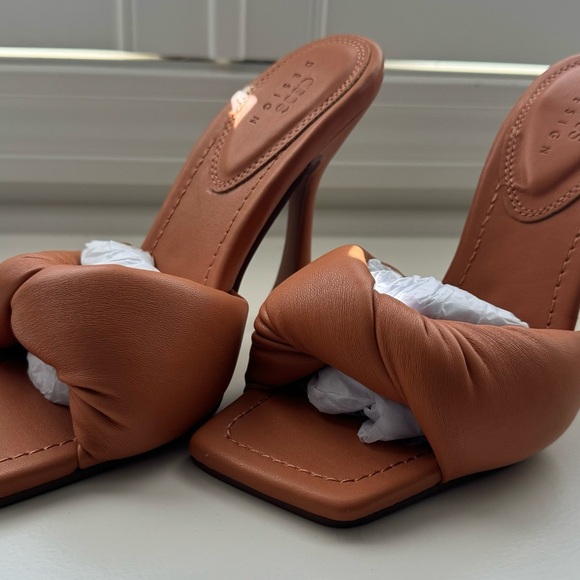 ASOS DESIGN Niki Padded‎ Twist High Heeled Leather Mules Womens 5 NWT - Picture 2 of 8